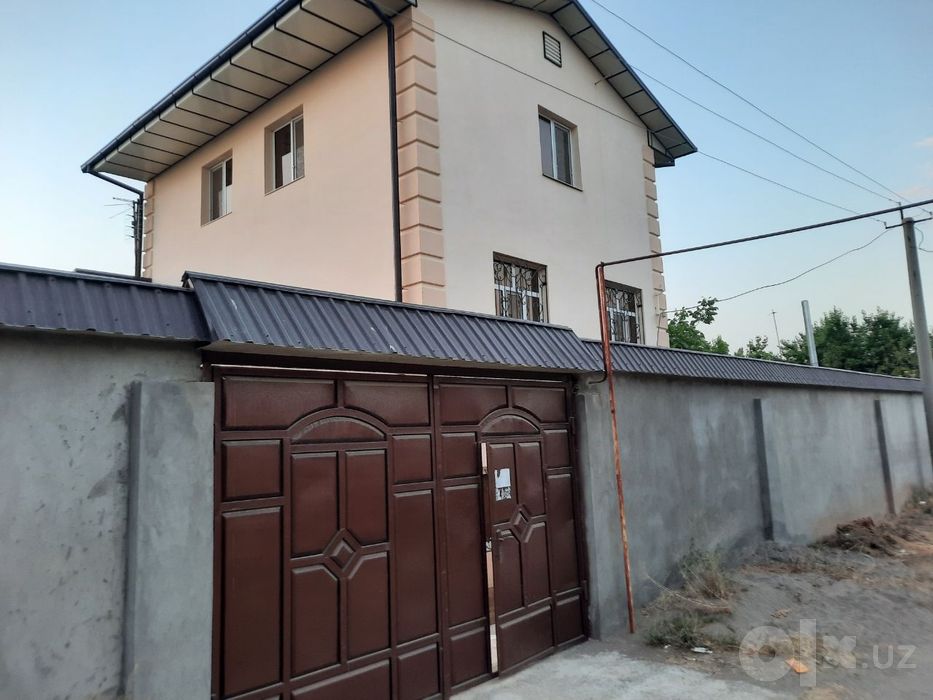 Bo'stonliqda dacha sotiladiБўстонлиқда дача сотилади.Tayyor biznes uy