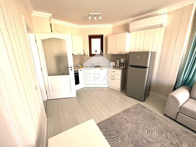 Двустаен, стилно обзаведен апартамент за продажба, с морска панорама,