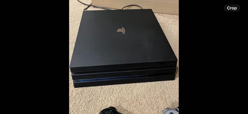 PlayStation 4 Pro 1TB Два контролера перфектен