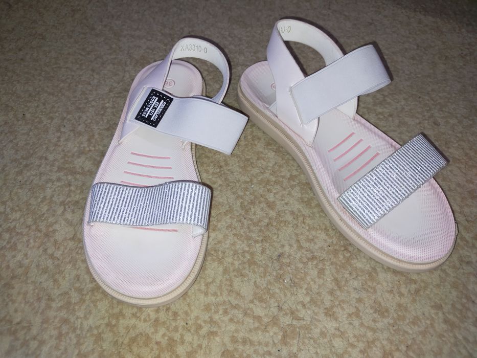 Детские сандалии