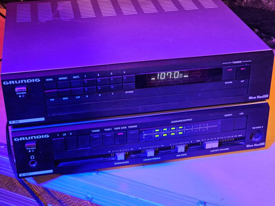 Grundig v30 si T30