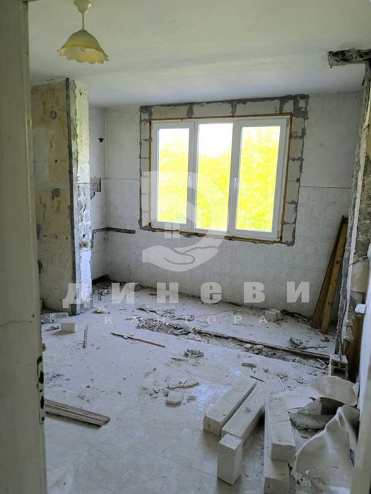 Тристаен апартамент в град Раднево