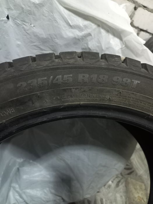 Продам зимние шины Kumho