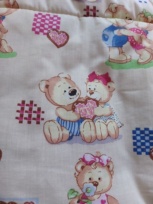 Продам кроватку с бортиками.