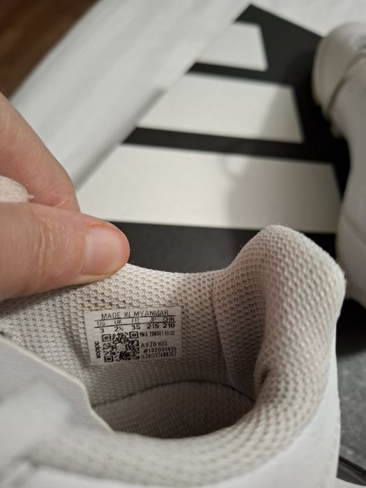 Ghete fotbal, Adidas, iarba