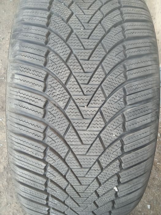 Продам разноширокую резину.