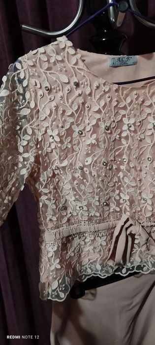 Нарядные платья вечерние