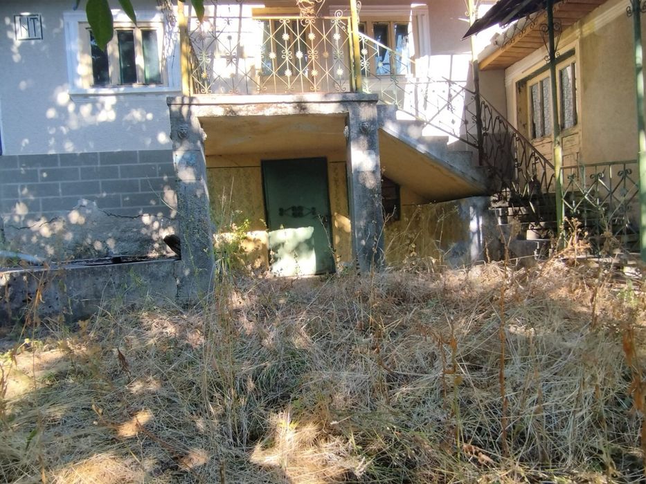 Vând casă+șură de vânzare