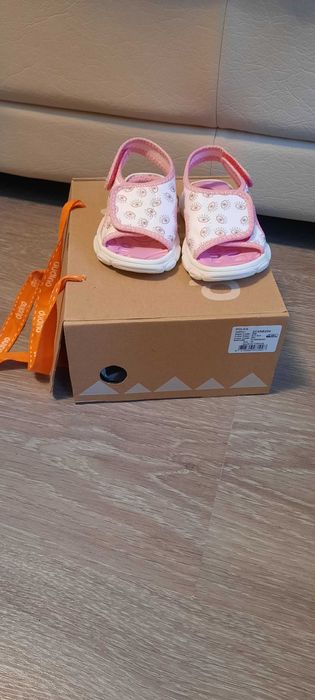 Нови сандали за момиче, Dudino Polka с велкро и принт. Размер 22