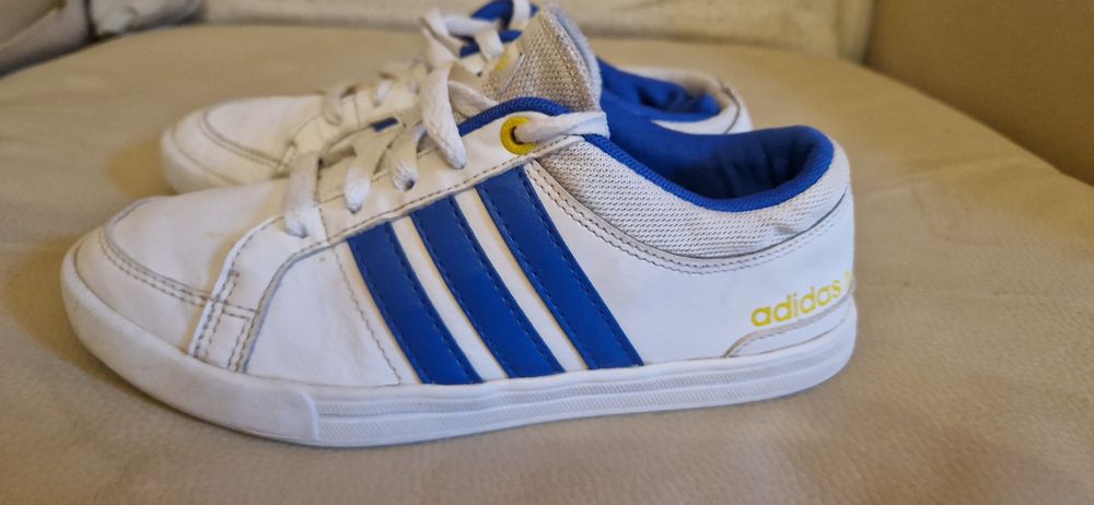 Адидас  нео 34н  естествена кожа