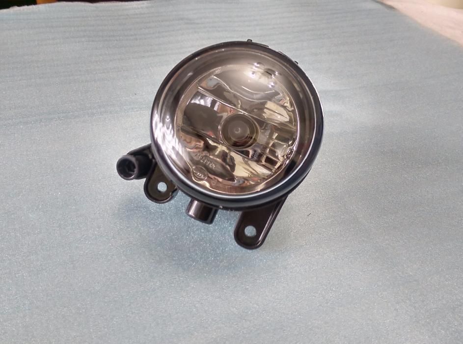 Proiector / Far ceata NOU dreapta VW Golf 5 (2003-2009) cu bec inclus