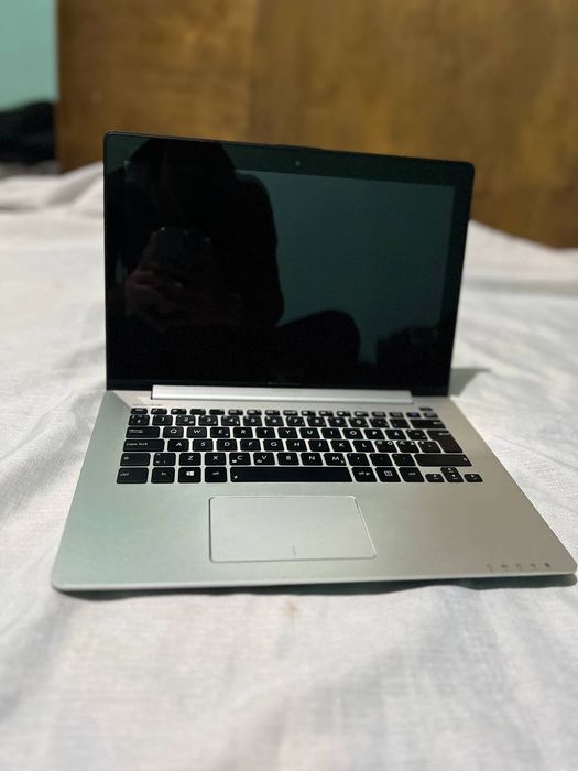 Kampyuter ASUS2011