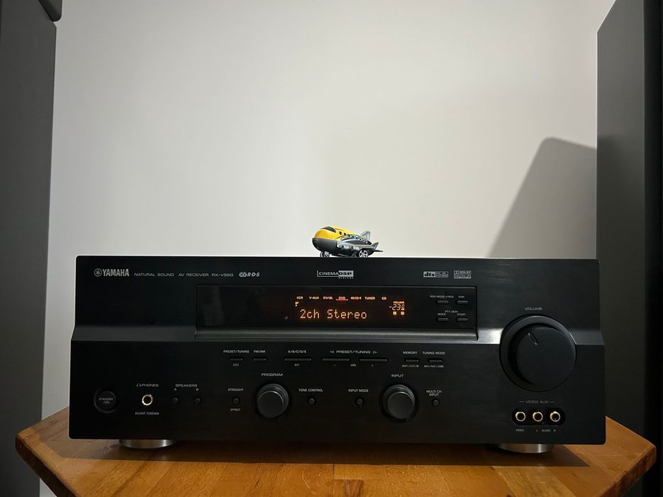 Yamaha RX-V550 - sunet puternic ,clar si de calitate
