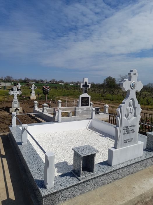 monumente funerare rezistente