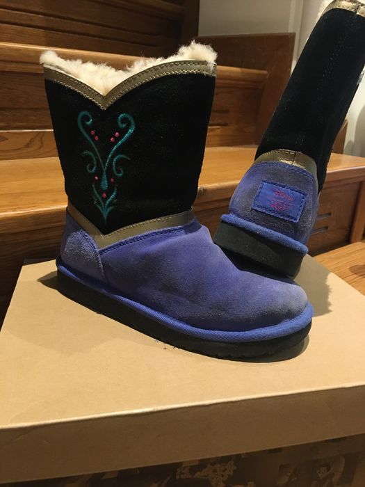 UGG Disney original marimea 33 model Frozen Ana