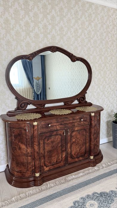Камод с зеркалом 150000 тенге