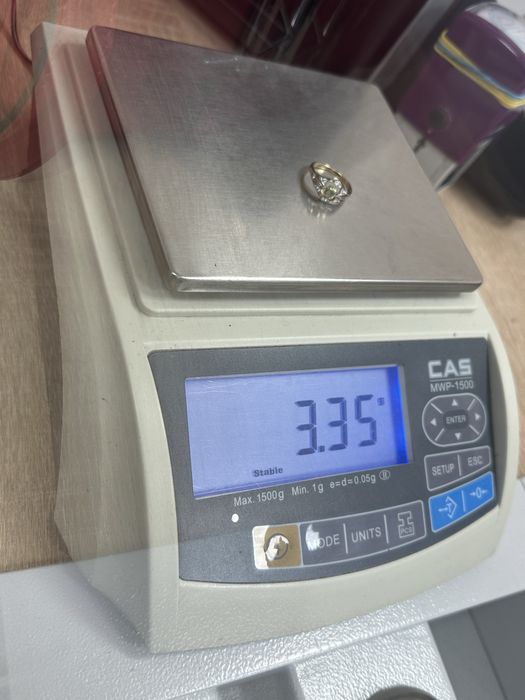 Продам золотое кольцо