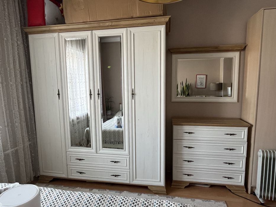 Спальный гарнитур