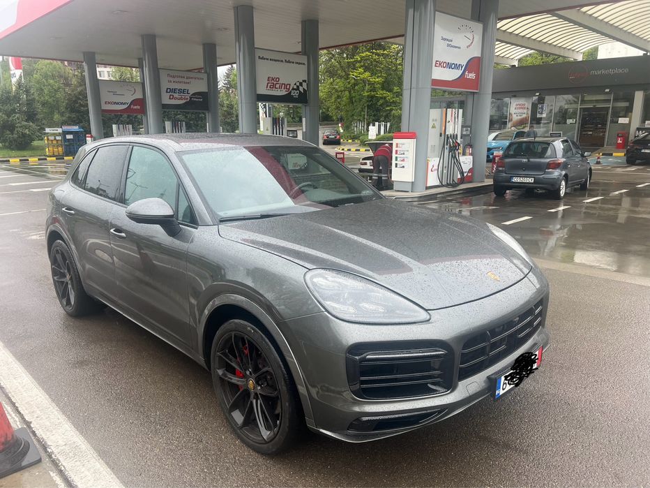 Кола под наем с шофьор за вашия бал сватба и др