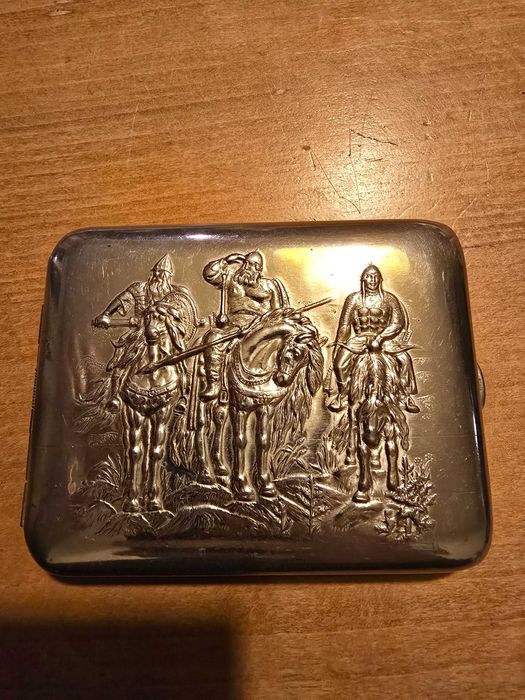 Стара руска табакера.