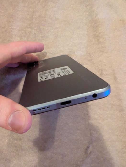 Tecno POVA4. Телефон в идеальном состоянии. Все работает на отлично,!