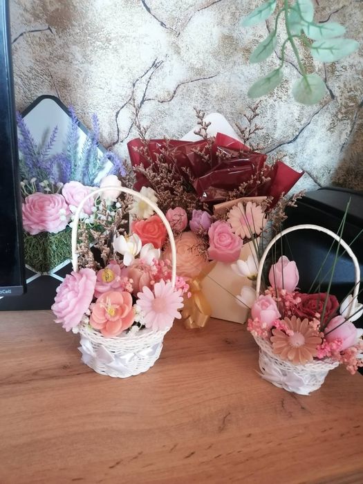 Подаръчни восъчни цветя