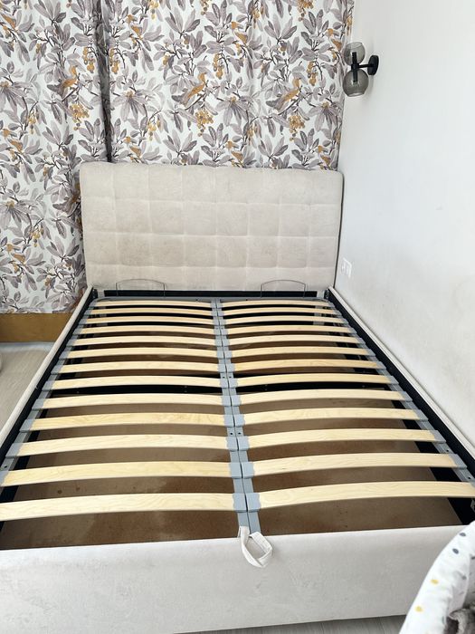 Спальный кровать с матрасом