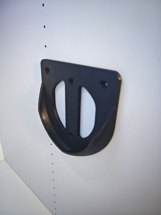 Suporți scule și baterii și multe alte obiecte printate 3D la cerere