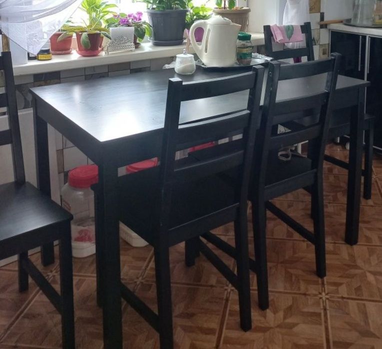 Продам стол и стулья