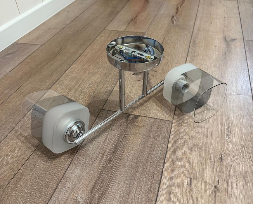 Люстра двух рожковая