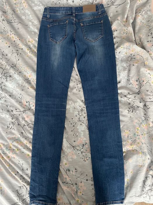 Чисто нови дънки