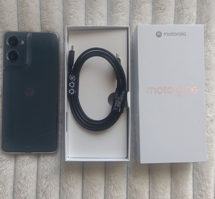 Смартфон Motorola G06