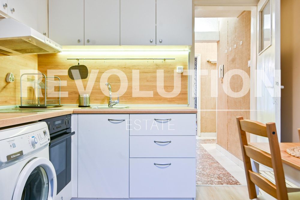 Дава се под наем Тристаен апартамент в София, Център - 86 кв.м за 800 € - Снимка #5