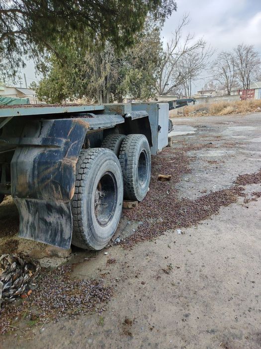 Контейнеровоз сотилади