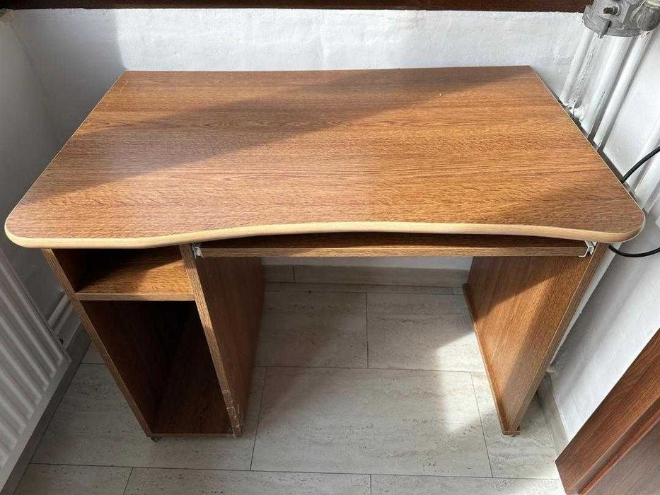 Birou scolar pe roti