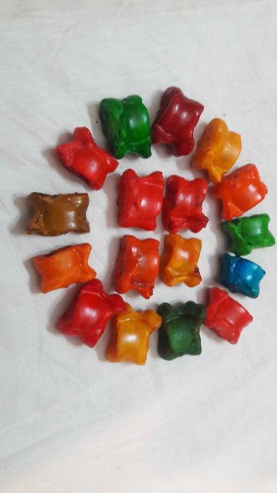 Детская игра в Асыки. Крашенные