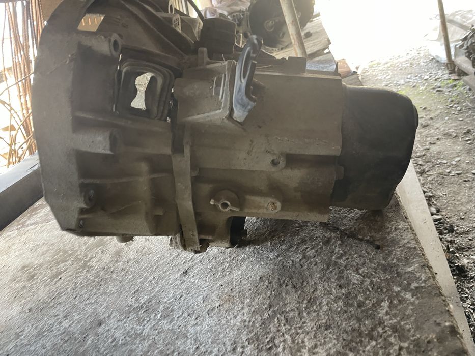 Скоростна кутия рено сценик/renault scenic 1.4 i