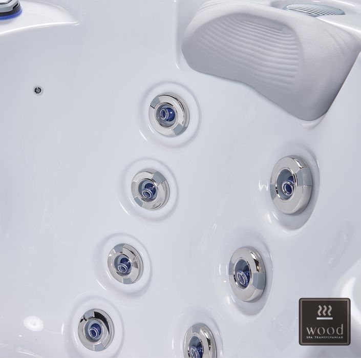 Jacuzzi - Minipiscina - Ciubar - PRAGUE LIFE DELUX Wellis