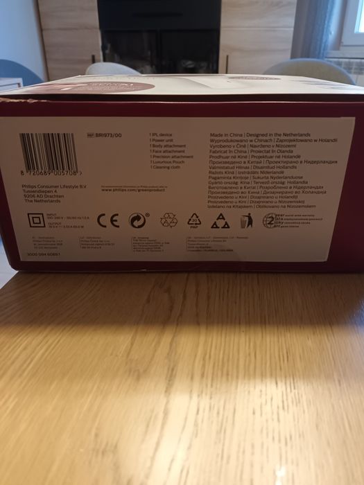 фотоепилатор " Philips - Lumea " 9900 BRI973/00 , нов - неизползван