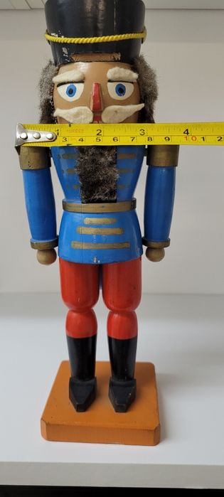 Spargator de nuci artizanat