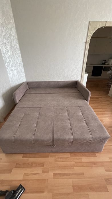 Диван для гостиной(Продам срочно)