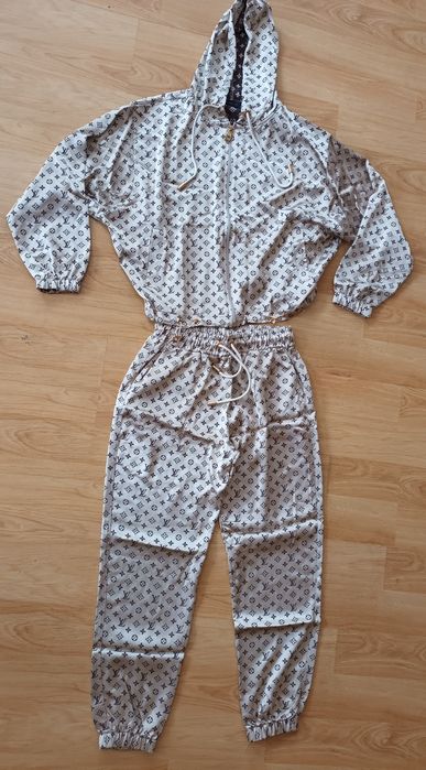 Hermès LV Burberry Balmain екипи