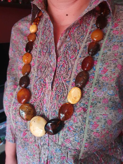 Unicate si rare Amuleta si colier chihlimbar natural 165gr