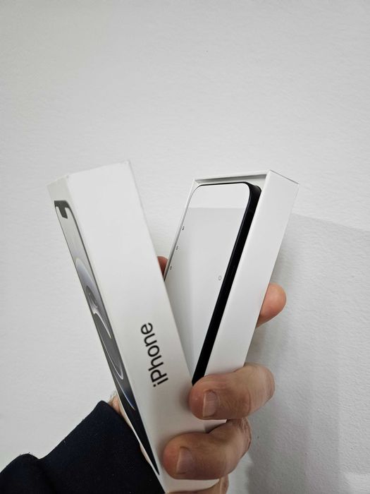 Iphone 16e 128 gb neverlock nou la cutie Garantie 1 an.