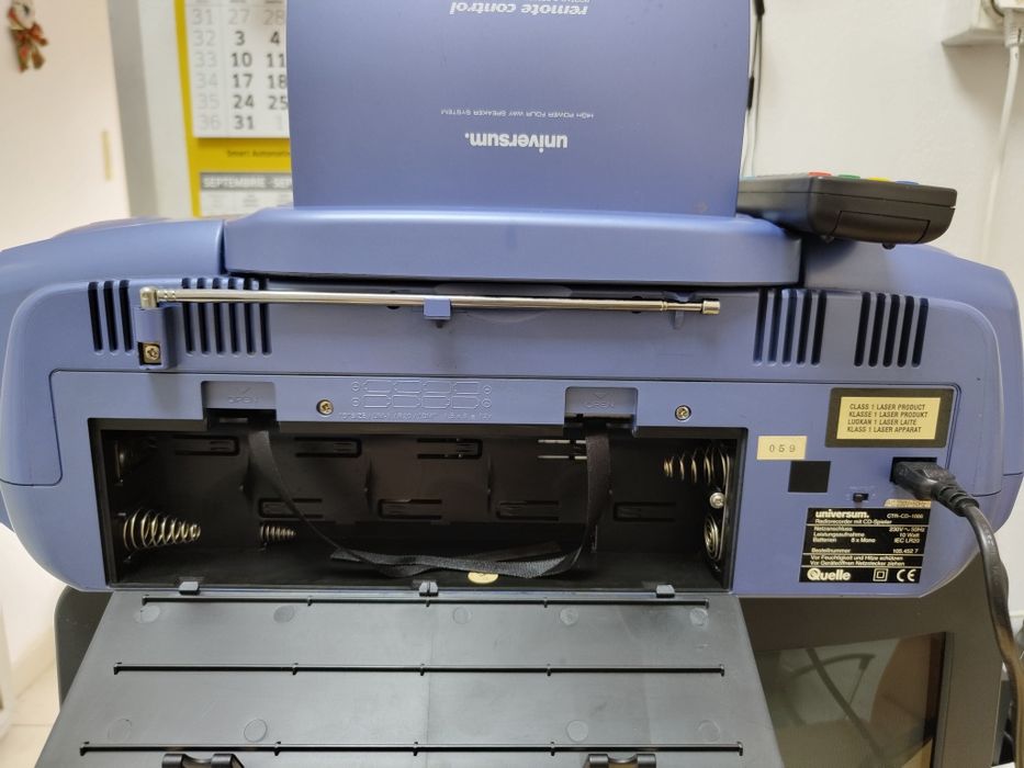 Radiocasetofon cu CD, Universum Quelle CR-CD 1086 bass boost fabricație Germania