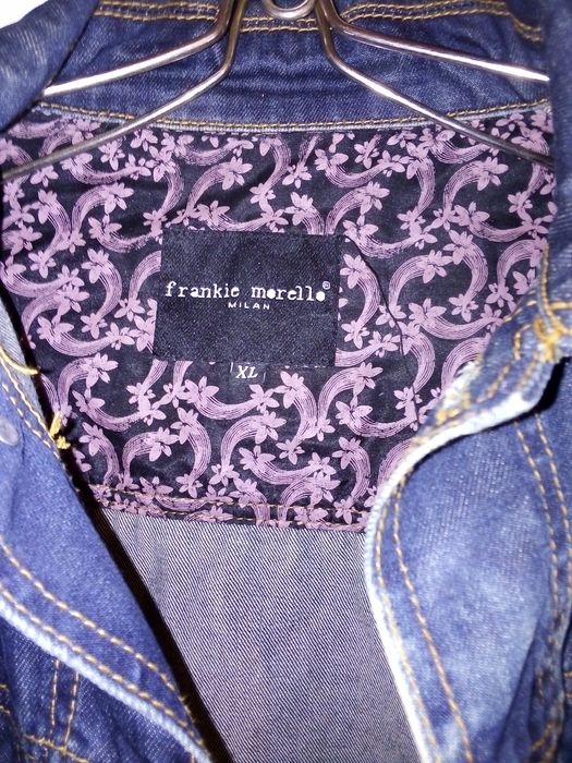 Продам джинсовую куртку