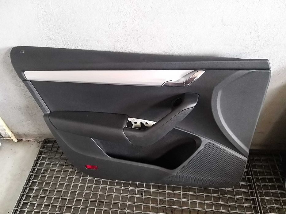 Fata tapiterie usa stanga fata skoda octavia 3 5e0867175