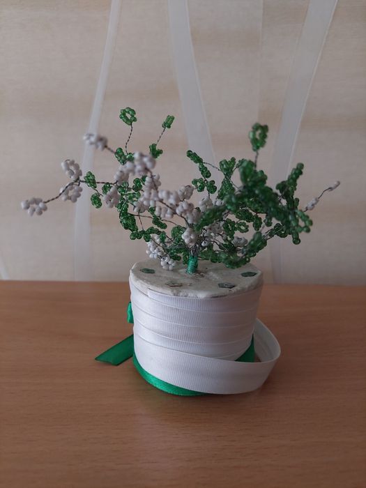 Цветок из бисера