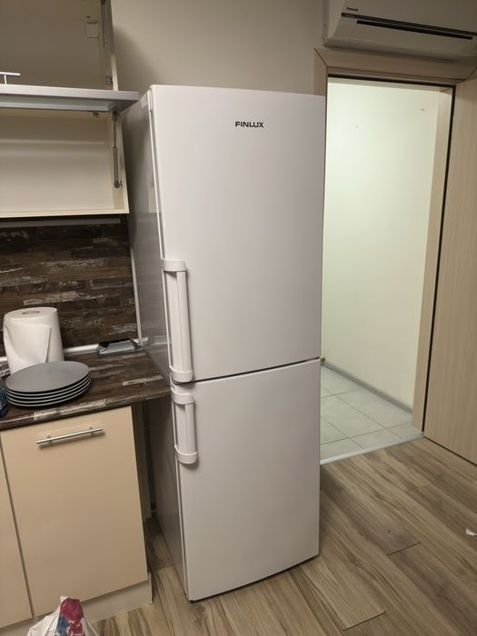 Хладилник с фризер