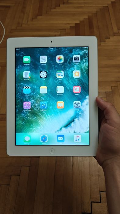 iPad 4th gen - -